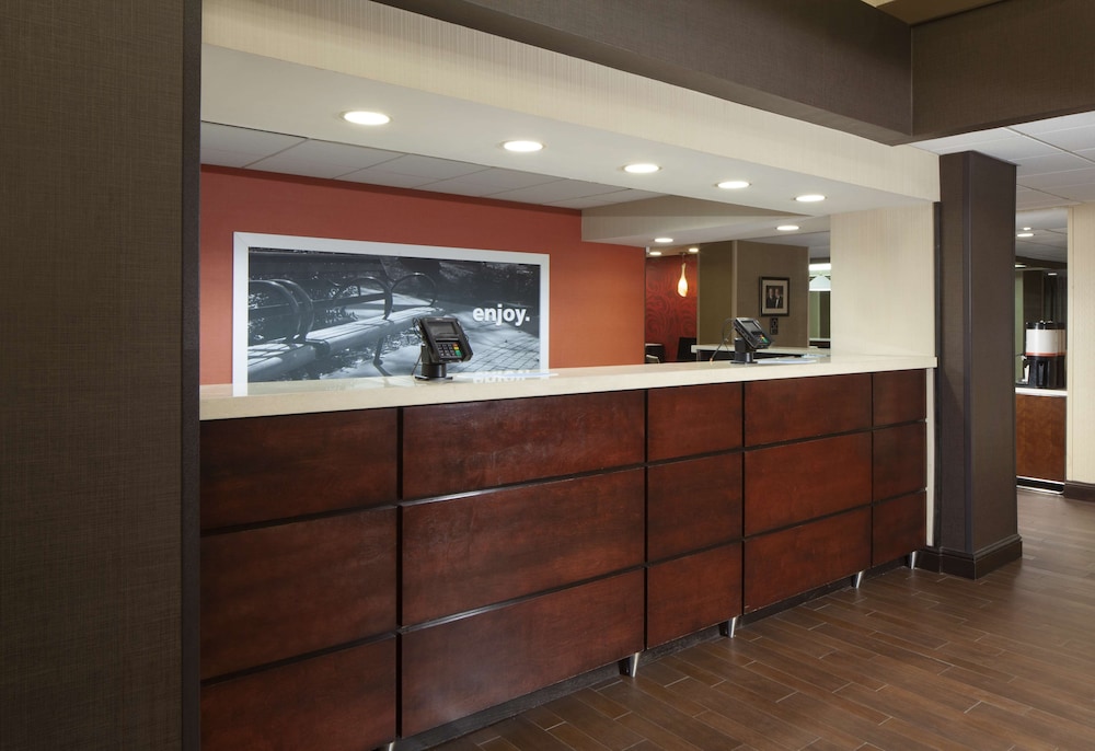 Hampton Inn Charleston Southridge - photo 4