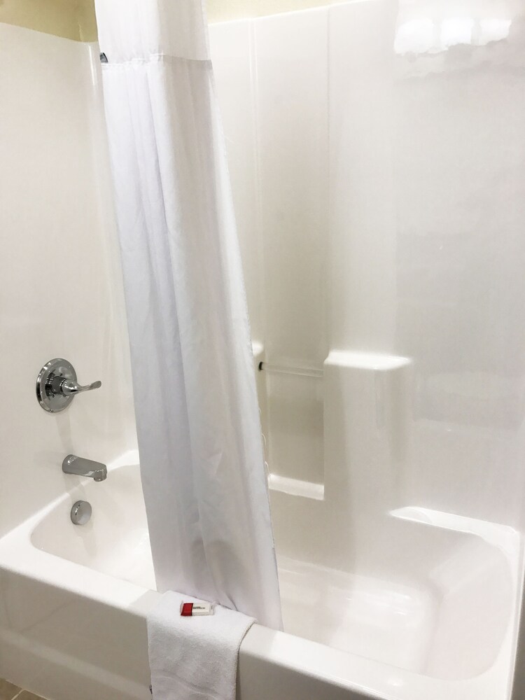 Cadiz Inn - photo 15