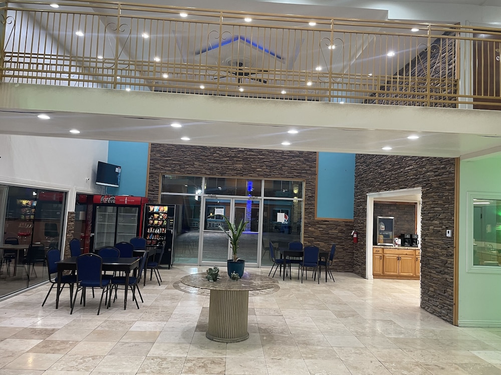 B&J Hotel and Apartment - photo 20