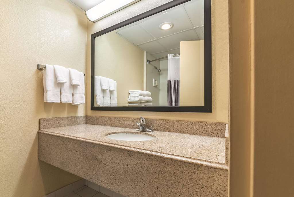 Ramada by Wyndham Fairfield NJ - photo 21