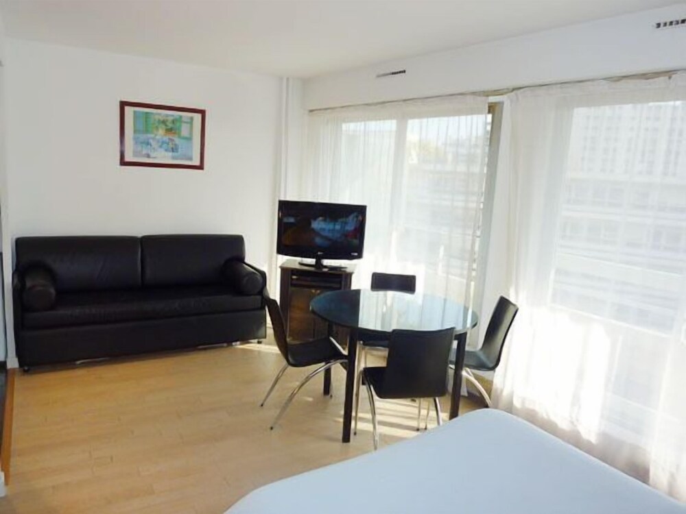 Locaflat boulevard de Grenelle Studio - last minute hotel in Paris