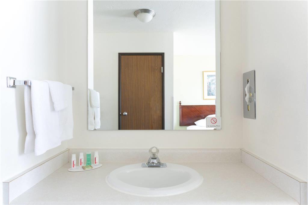 Super 8 by Wyndham Montpelier - photo 6