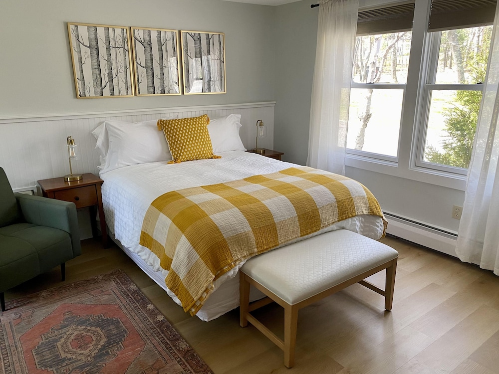 Hanscom's Motel and Cottages - photo 4