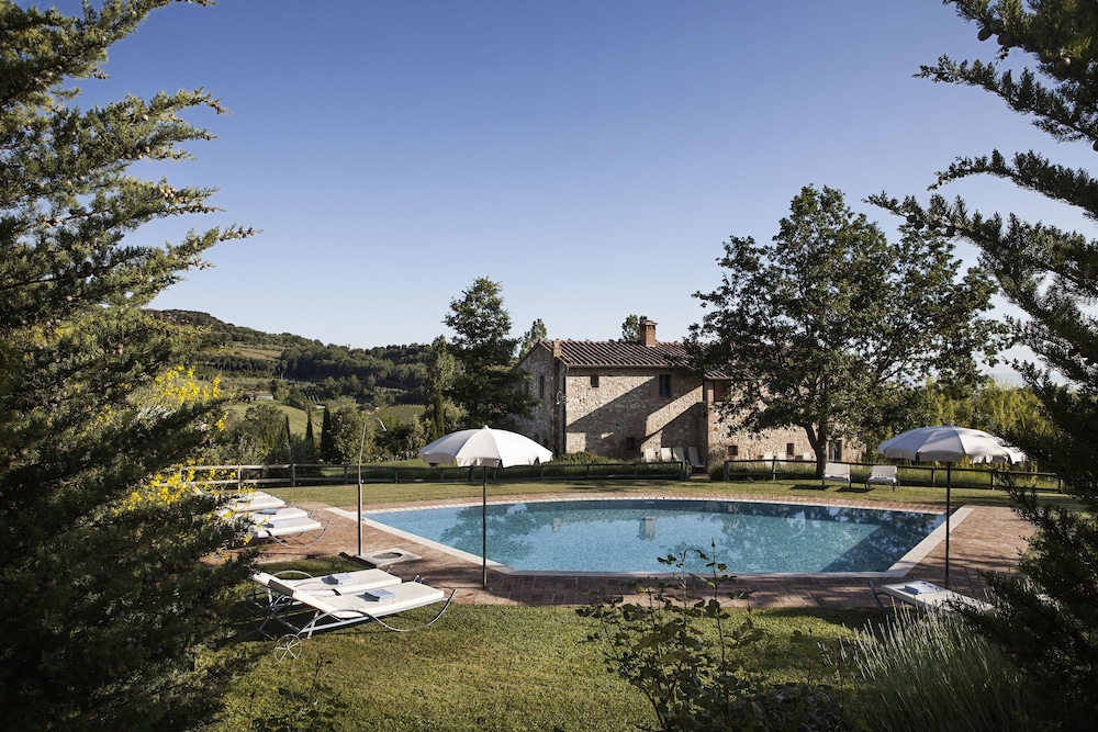 Podere Monti — 4-Star Luxury Hotel in Montepulciano, Italy