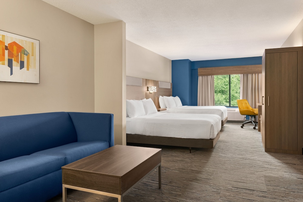 Holiday Inn Express & Suites Greenville Downtown by IHG - photo 12