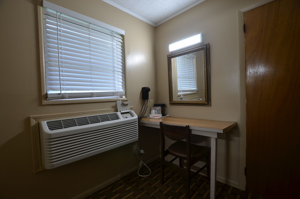 Travelowe's Motel - photo 14
