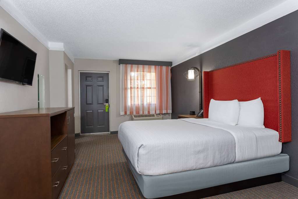 La Quinta Inn by Wyndham Pensacola - photo 19
