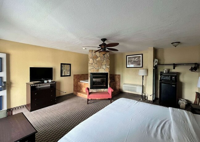 Motel 6 Fairmont WV Downtown - photo 14