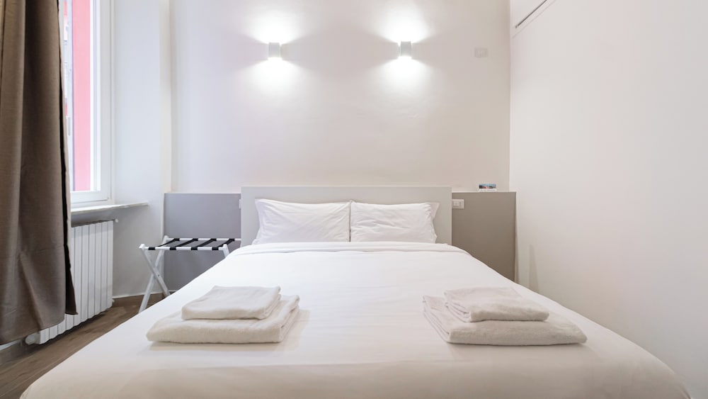 Italianway Frisi 8 B — 4-Star Luxury Hotel in Milan, Italy