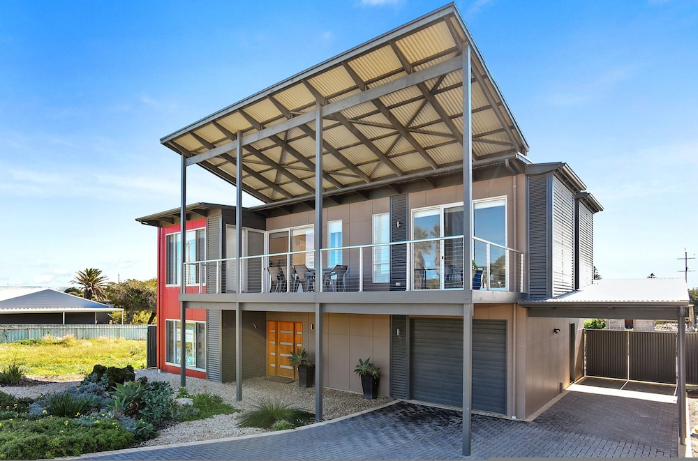 Riversea Goolwa Beach House — 5-Star Luxury Hotel in Goolwa, Australia