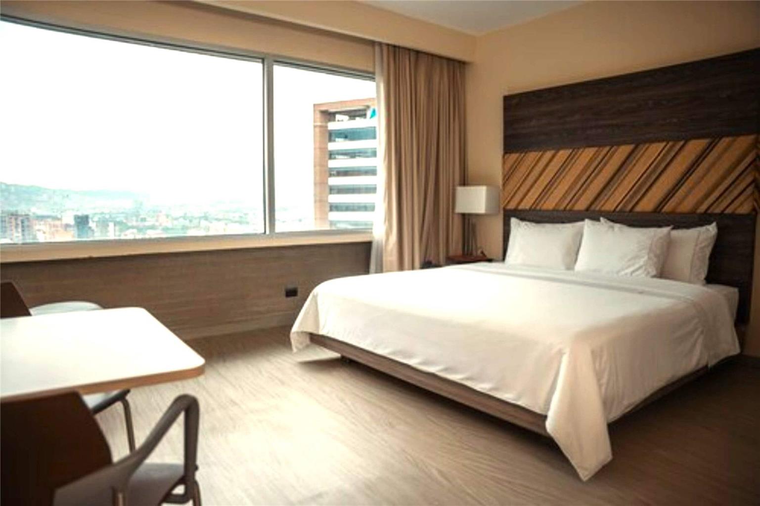 V Grand Hotel a member of Radisson Individuals — hotel in Medellin