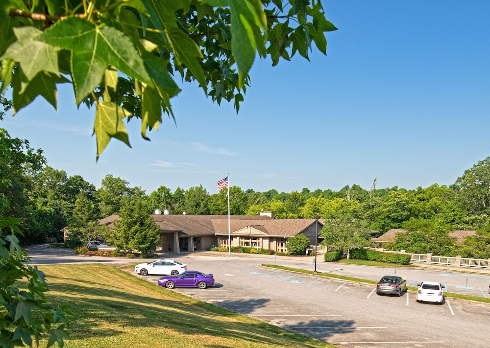 Blue Licks Battlefield State Resort Park - carbon neutral hotel in Carlisle