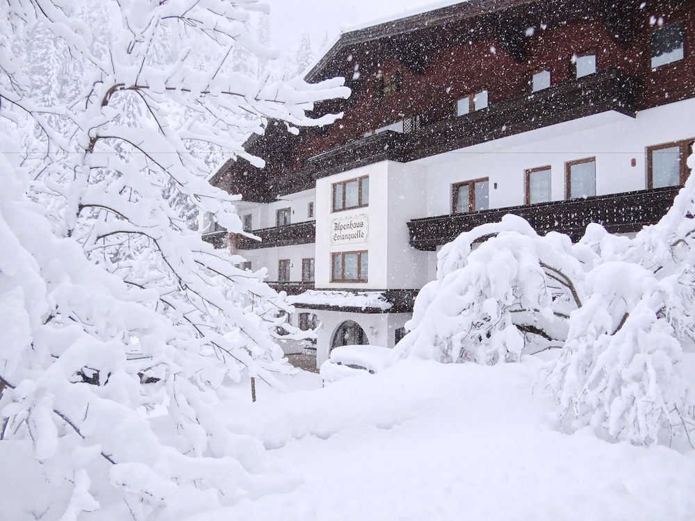 Hotel Alpenhaus Evianquelle in Bad Gastein, Austria