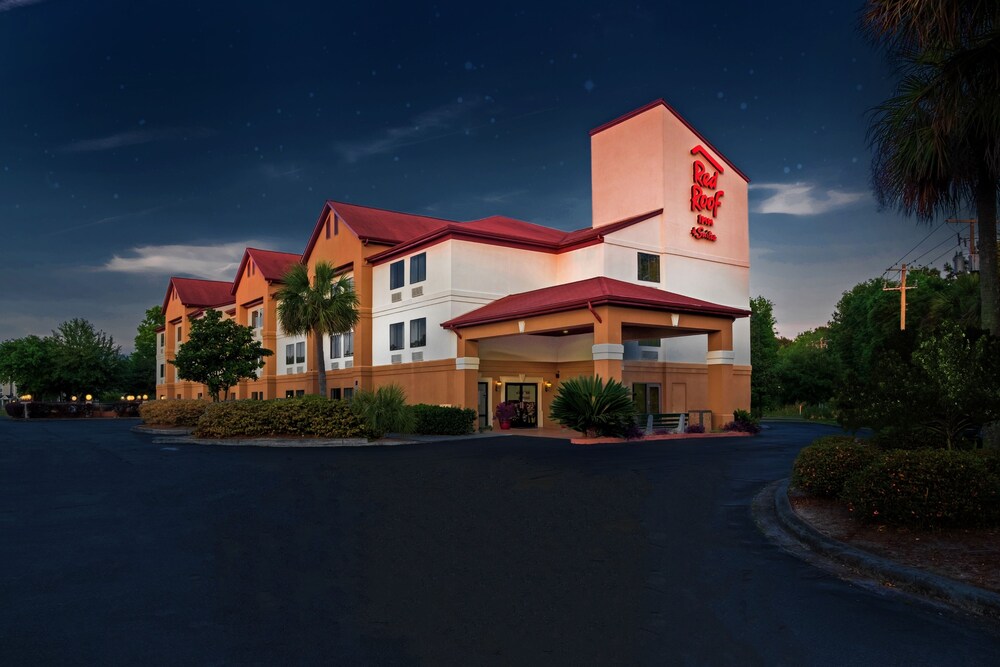 Red Roof Inn & Suites Savannah Gateway - photo 36