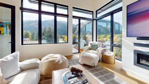 The Residences at One Twenty Unit 302 — hotel in Ketchum