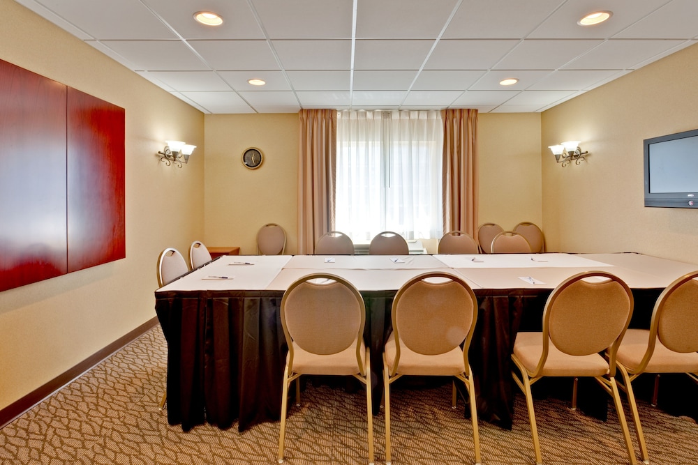 Candlewood Suites Bowling Green by IHG - photo 36