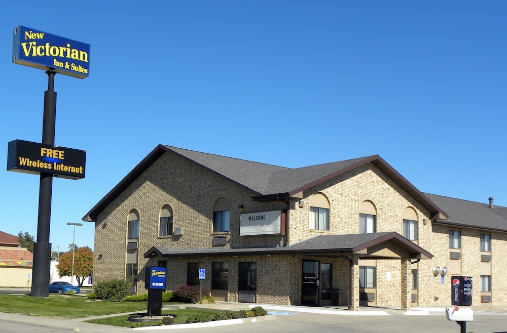 New Victorian Inn and Suites - photo 35