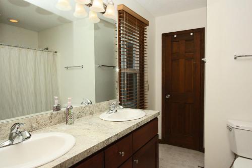 Wahoo by Oak Island Accommodations - photo 15