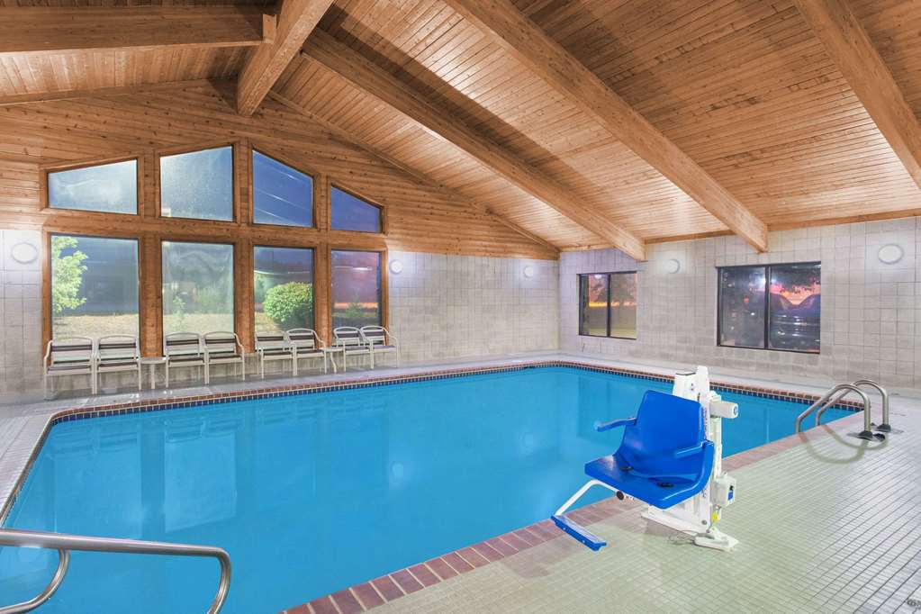 AmericInn by Wyndham Burlington - photo 8