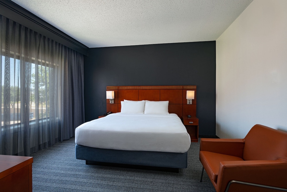 Courtyard by Marriott Dallas Plano Parkway at Preston Road - photo 7