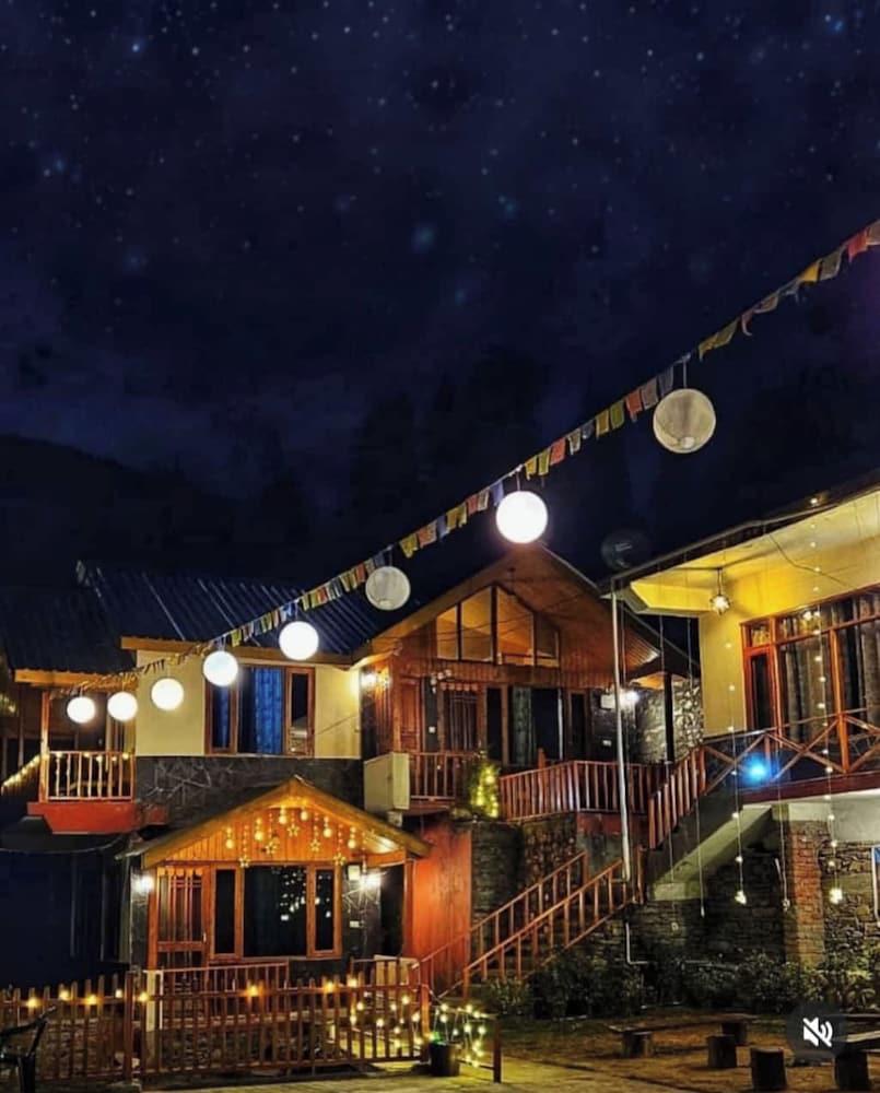 Majestic View Cottages in Banjar, India