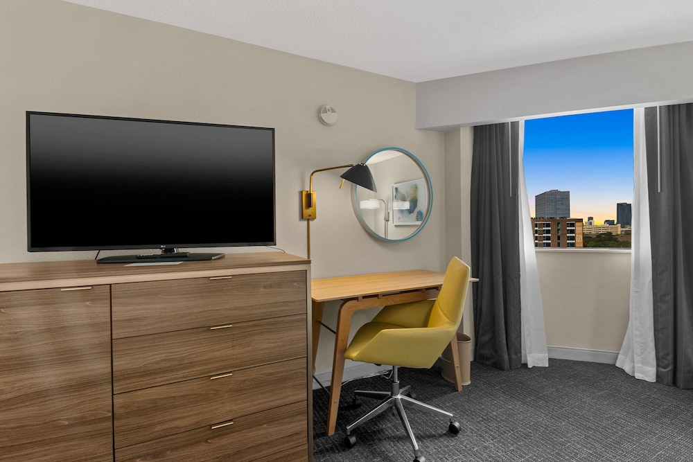 Crowne Plaza Houston Med Ctr Galleria Area by IHG - photo 15
