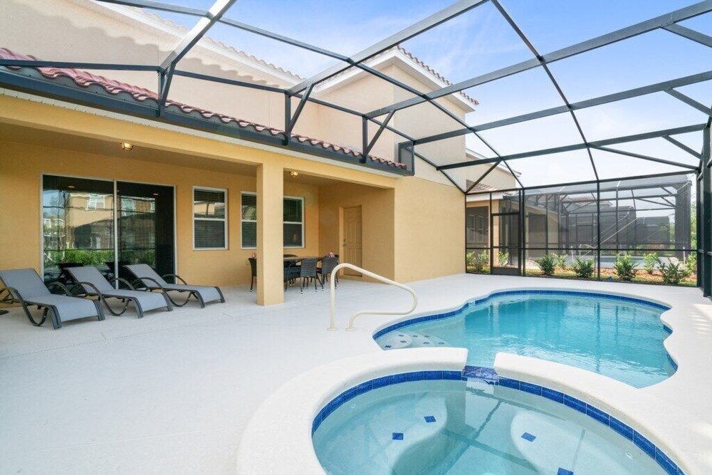 Alluring 7bed 5.5bath Pool Home Solterra Resort - photo 11