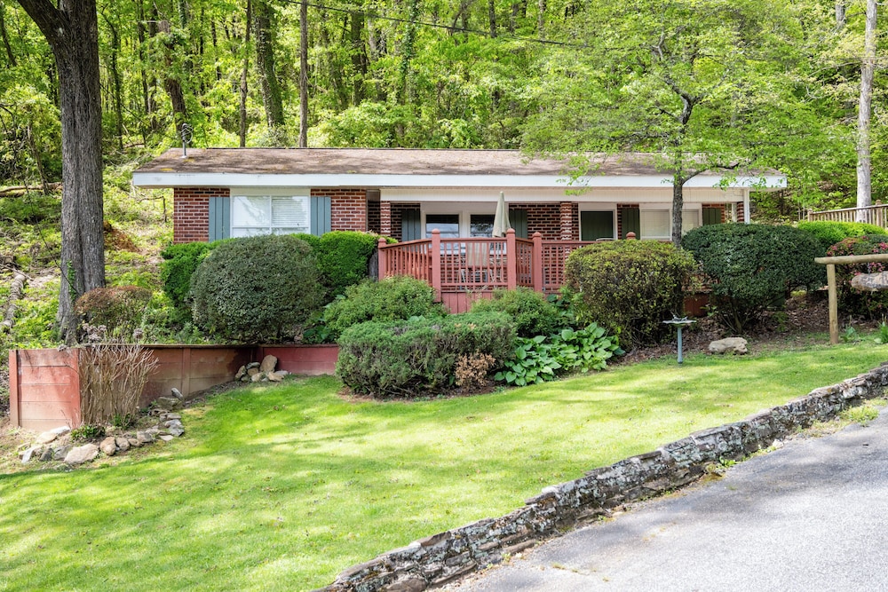 Mountain Aire Cottages & Inn - photo 250