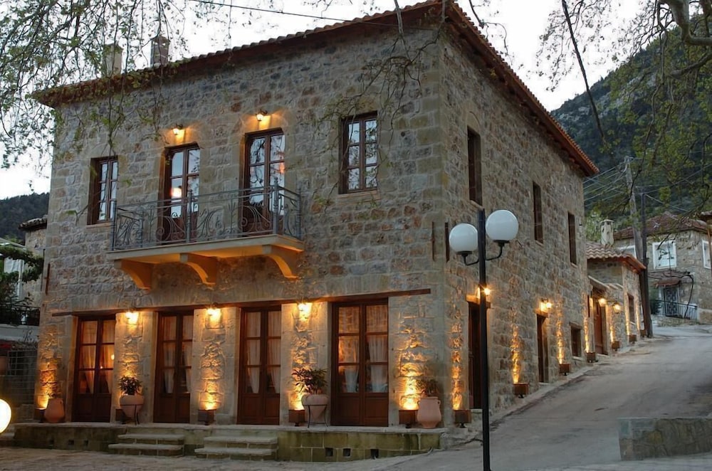 Arxontiko Kefalari - carbon neutral hotel in Sikyon