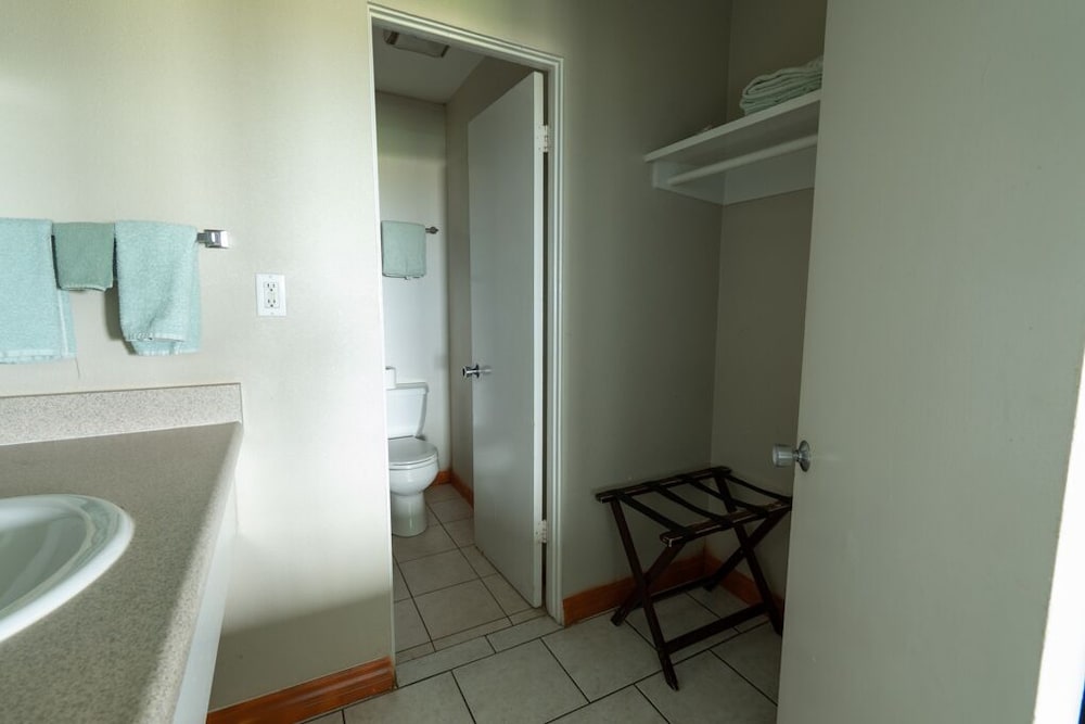 Ocean Villa Inn - photo 46