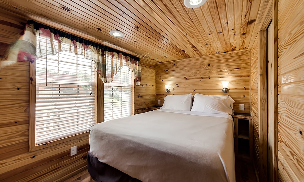 Rustic Creek Ranch Resort - photo 6
