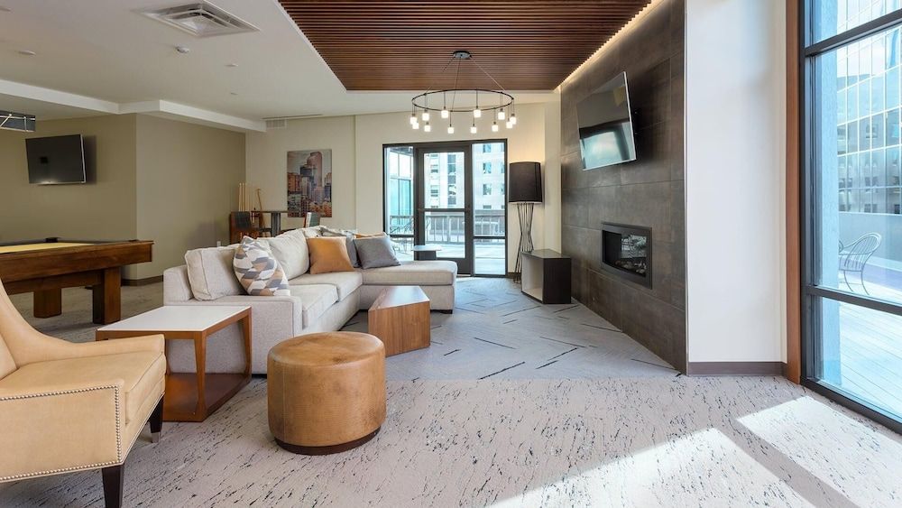 Open Modern Layout Breathtaking Downtown Views - photo 16