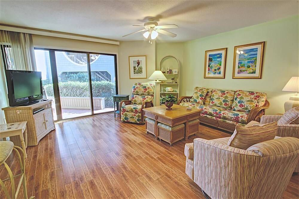 Hibiscus Resort C 2 Bedroom Condo by MCM - photo 3