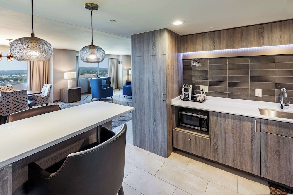 DoubleTree by Hilton Tulsa Downtown - photo 36