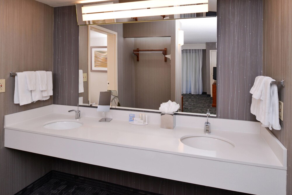 Courtyard by Marriott Charlotte Gastonia - photo 18
