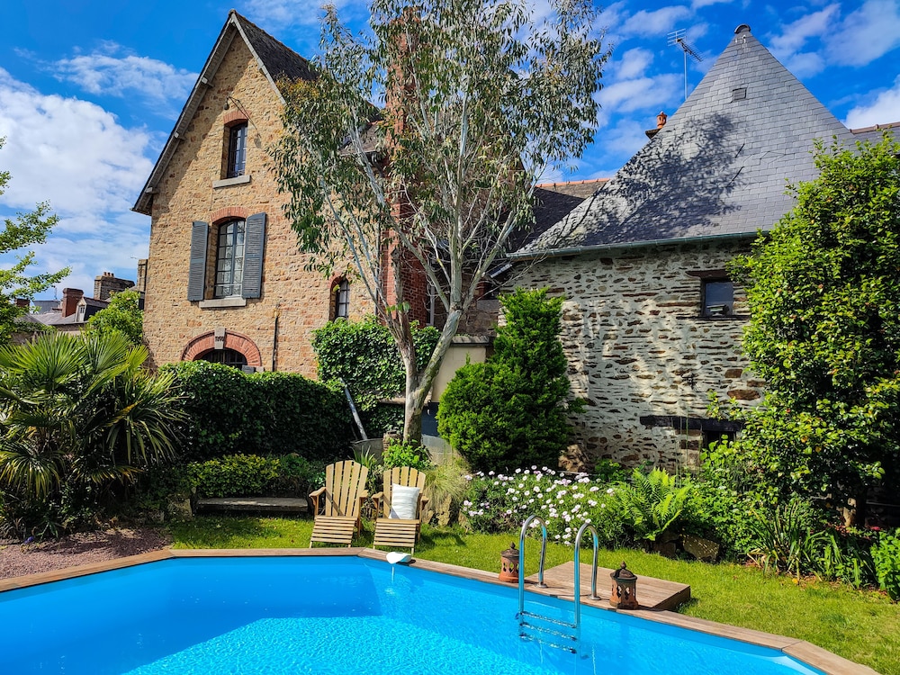 Le 1900 - last minute hotel in Antrain