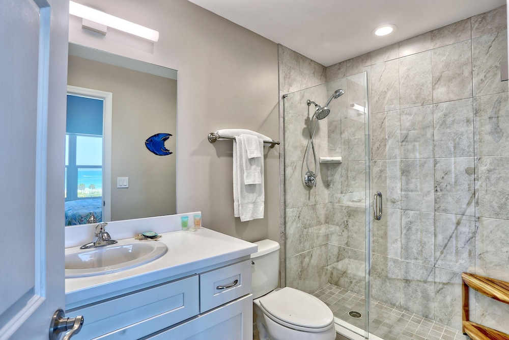 Madeira Bay Resort I 1502 in Saint Pete Beach, United States