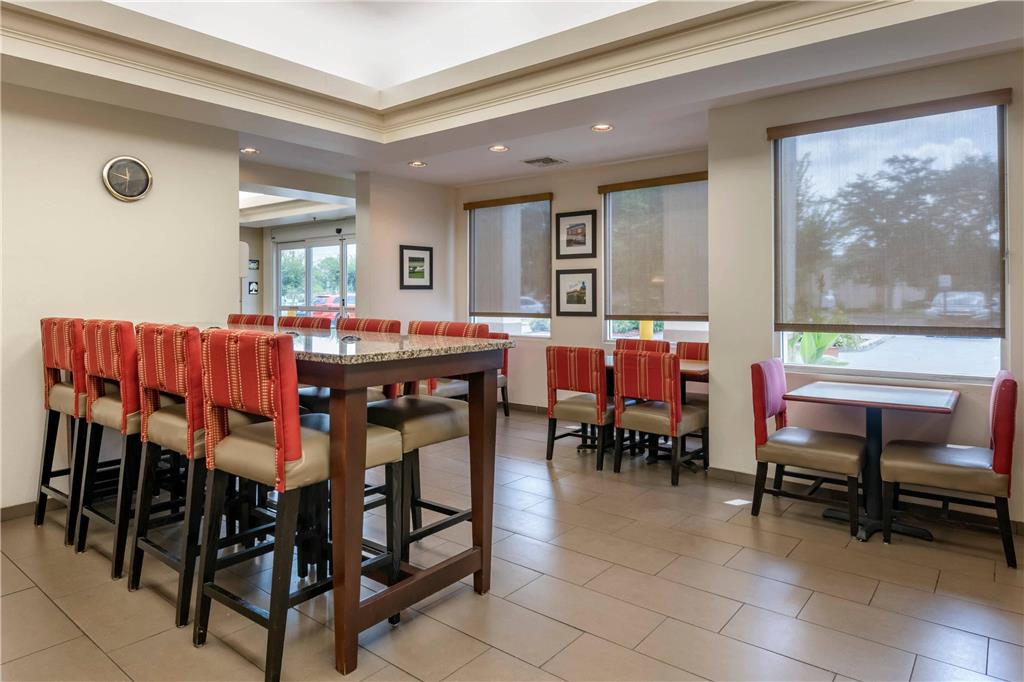 Comfort Inn & Suites DeLand near University - photo 32