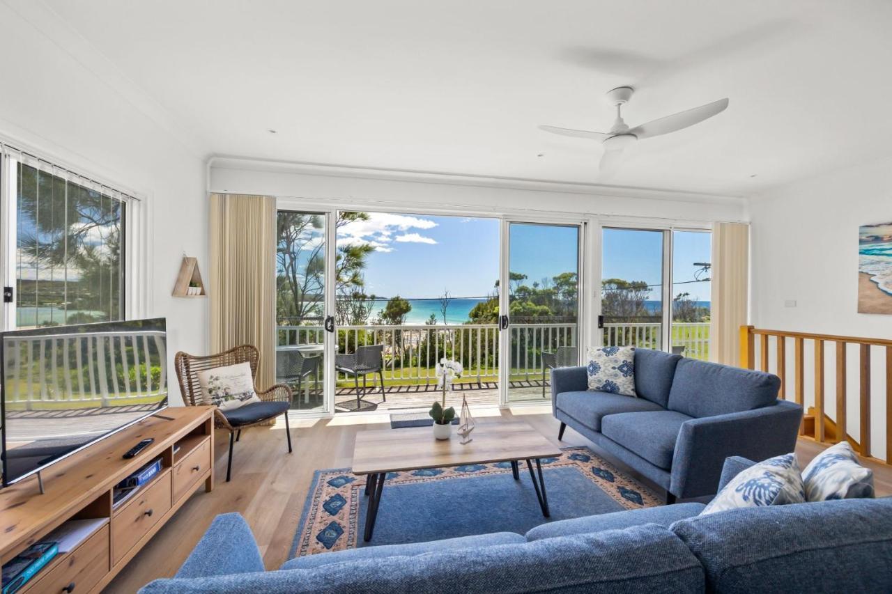 Seaside Beach House — 4-Star Luxury Hotel in Burrill Lake, Australia
