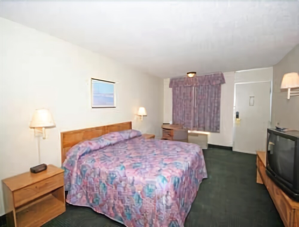 Super 8 by Wyndham Dunn - photo 3