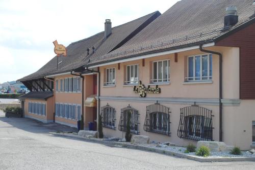 Motel Hôtel La Poularde — hotel in Romont