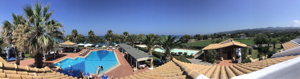 Oasis Hotel Kyparissia — hotel in Kyparissia