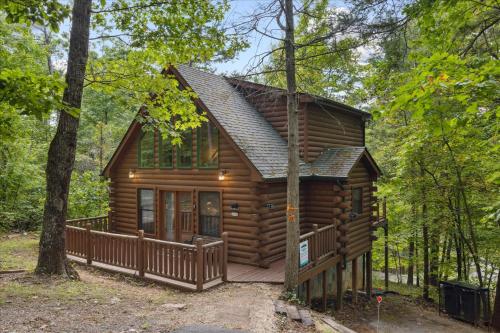Whispering Oaks - carbon neutral hotel in Sevierville