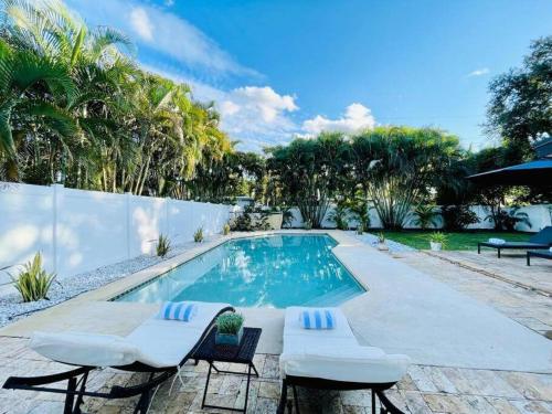 Tropical Oasis House Private Pool Family Yard — 4-Star Luxury Hotel in Fort Lauderdale, United States
