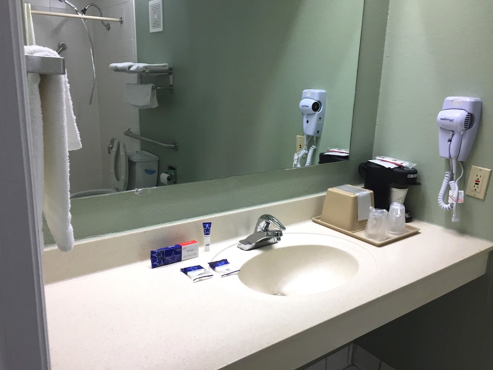 Americas Best Value Inn Manchester TN - photo 14
