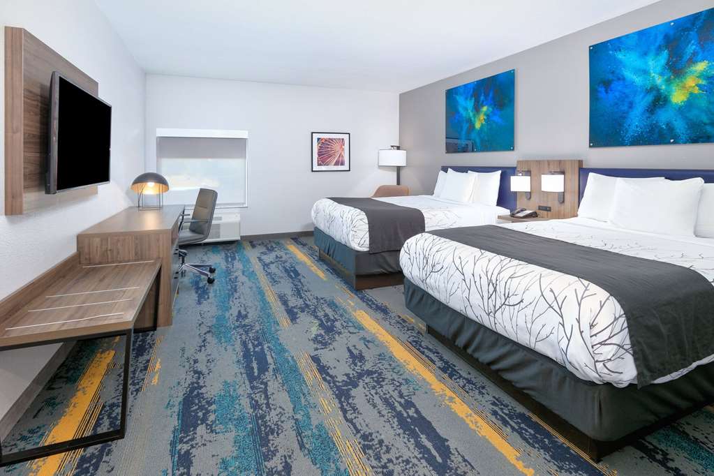 La Quinta Inn & Suites by Wyndham Dallas Fairpark - photo 39