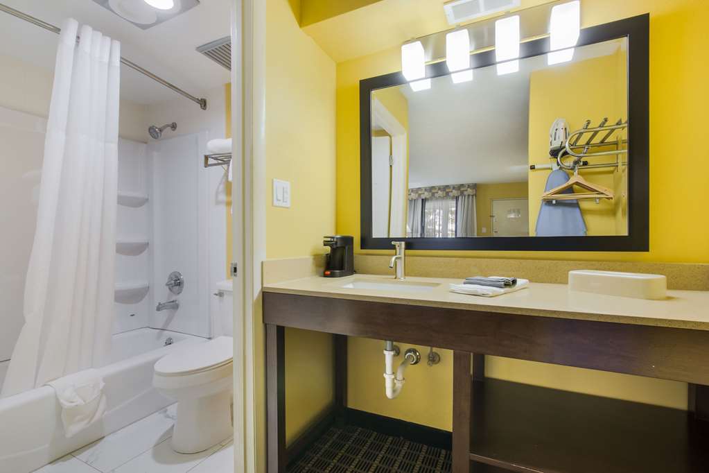 Quality Inn London North - photo 15