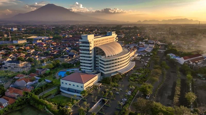 Aston Cirebon Hotel & Convention Center — 4-Star Luxury Hotel in Cirebon, Indonesia