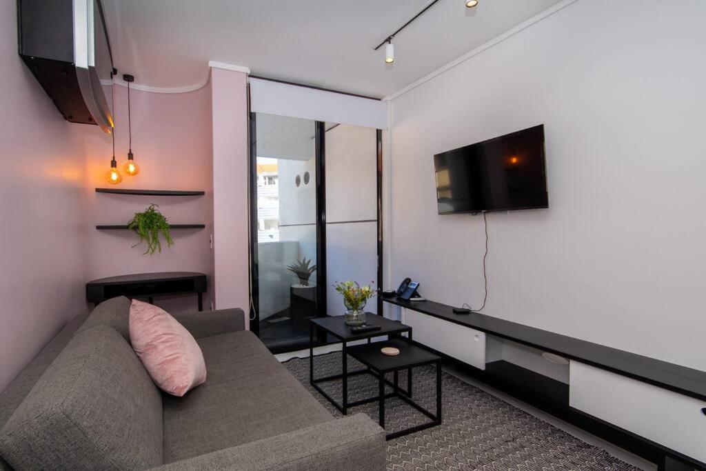 Petite Apart in Sea Point 107 Flamingo
