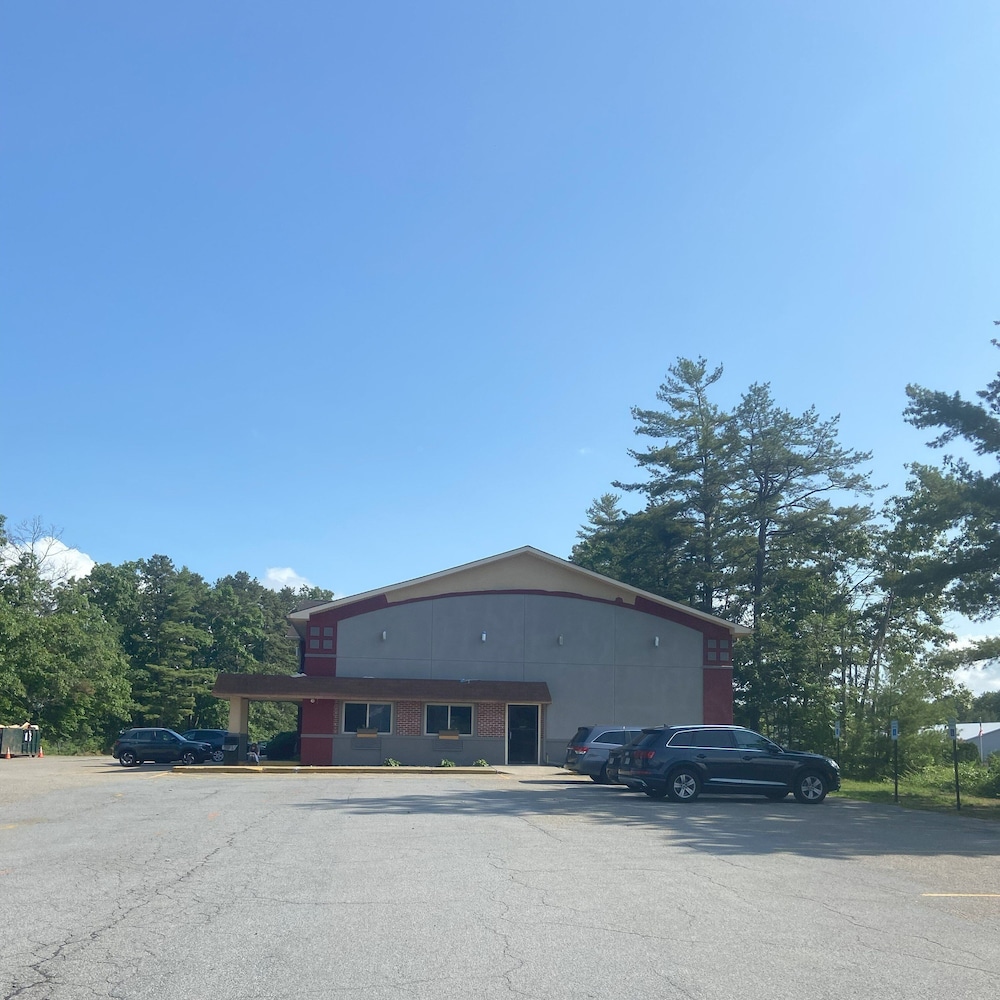 Super 8 by Wyndham Queensbury Glens Falls Lake George Area - photo 20